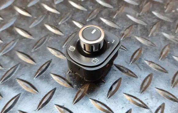 Seat Alhambra (Mk2) Wing mirror switch 5K0959565