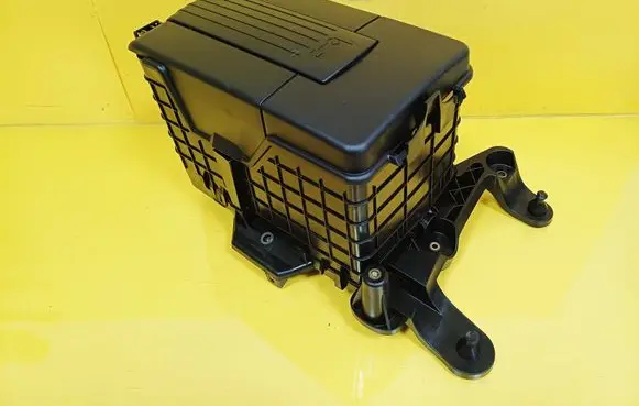 Volkswagen Golf Plus Battery box tray 1K0915335C 1K0915443A