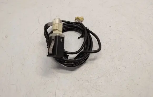 BMW 5 F10 F11 USB socket connector 9167196 61319167196 84109237656