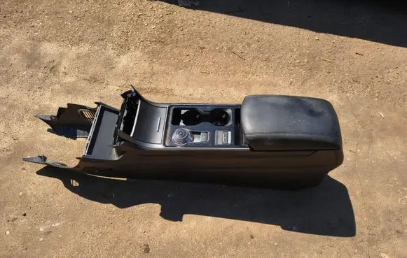Ford Edge II Center console 