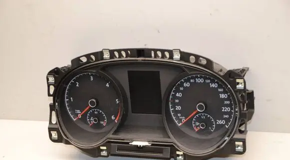 Volkswagen Golf VII Speedometer (instrument cluster) 5G1920751 10635