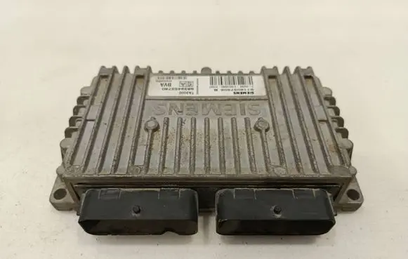 Peugeot 206 Engine control unit/module 9639455780 S118057506B 8200038888