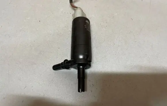 BMW 3 G20 G21 Windscreen/windshield washer pump 721779202