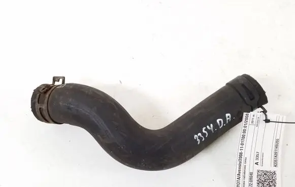 Toyota Avensis T270 Engine coolant pipe/hose 16572-0R040