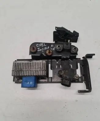 Opel Zafira A Glow plug pre-heat relay 55353011 51299014