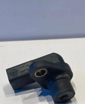 Skoda Fabia Mk1 (6Y) Crankshaft position sensor 047906433