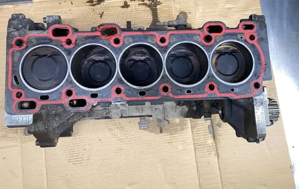 Volvo S60 Engine block B5244S 2539350