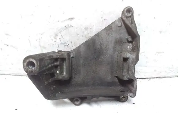 Volkswagen Transporter - Caravelle T5 Generator/alternator bracket 070903143C