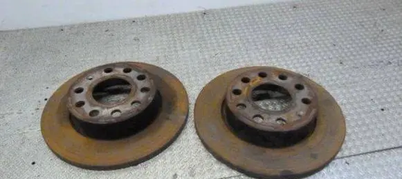 Volkswagen Golf V Rear brake disc