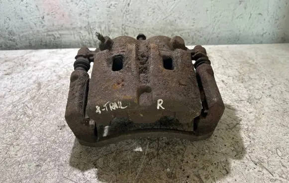 Nissan X-Trail T30 Front brake caliper