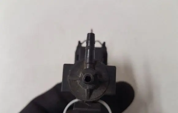 BMW 3 E90 E91 Turbo solenoid valve 70231800