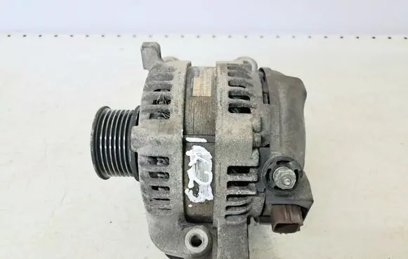 Toyota Avensis T270 Generator/alternator 270600R080 1042101880