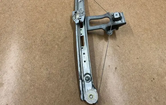 BMW 3 E46 Rear door window regulator with motor 51347011205 7011205