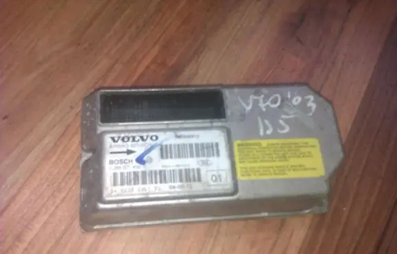 Volvo V70 Airbag control unit/module 0285001456 P30658912