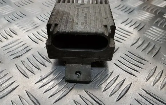 Mercedes-Benz A W168 Coolant fan relay A0275458032