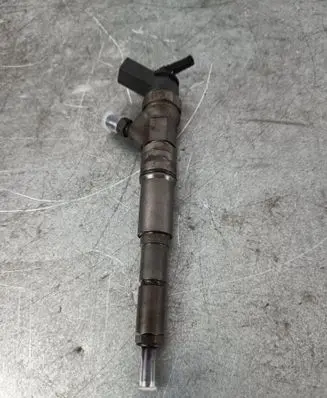 BMW 5 E60 E61 Fuel injector 7794435