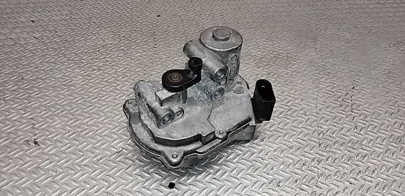 Audi A8 S8 D3 4E Intake manifold valve actuator/motor 057129086M A2C53112915 1900309071