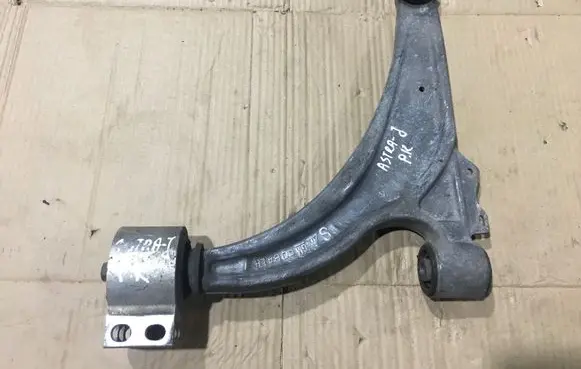 Opel Astra J Front lower control arm/wishbone