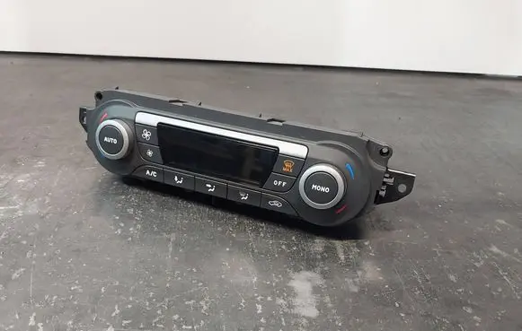 Ford Focus Climate control/heater control trim 7M5T18C612AC