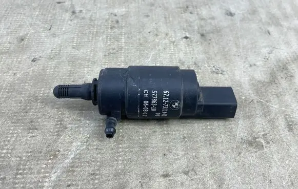 BMW X6 F16 Windscreen/windshield washer pump 7311440