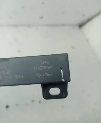 Dodge Challenger Keyless (KESSY) go control unit/module 68071978AA 64469T