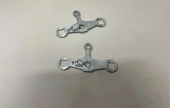 BMW X5 F15 Fuel Injector clamp holder 7595405