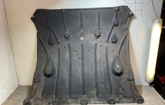 Ford Mach-E I Engine splash shield/under tray LJ9B6B629AB