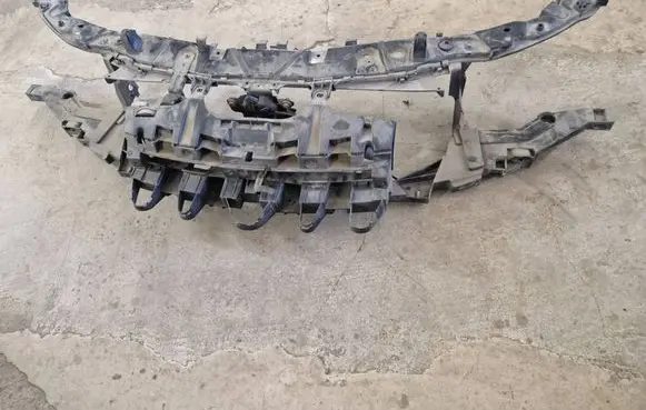 Renault Laguna III Radiator support slam panel 625100001R