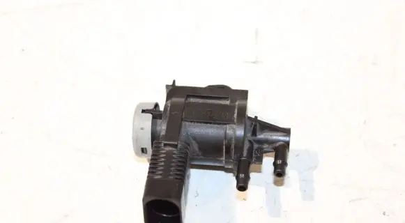 Audi A3 S3 A3 Sportback 8P Turbo solenoid valve 1K0906283A