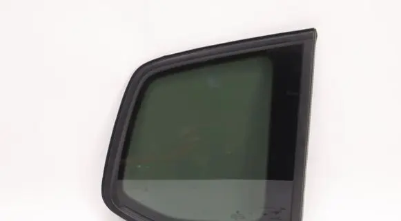 Volkswagen Touran III Rear side window 5TA845042