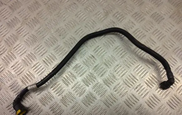 Alfa Romeo Stelvio Engine coolant pipe/hose