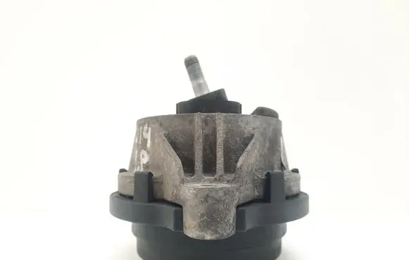 BMW 1 F20 F21 Engine mount bracket 6787659