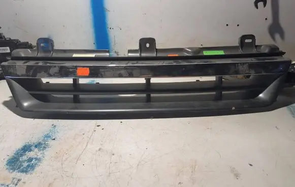 Opel Omega A Front bumper lower grill