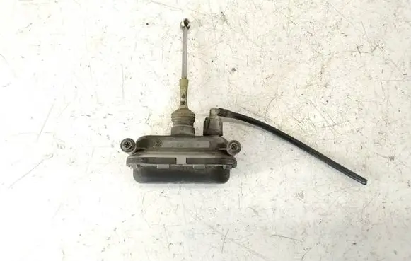 Volkswagen Vento Central locking vacuum pump 1H5862159A