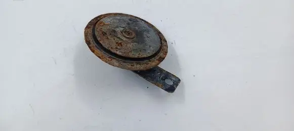 Subaru Impreza I Horn signal