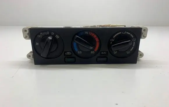 Nissan Pathfinder R50 Climate control unit