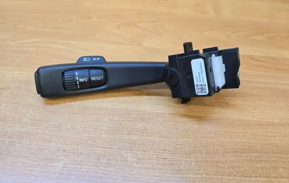 Volvo XC70 Indicator stalk 30798458 170023AACH J6R3