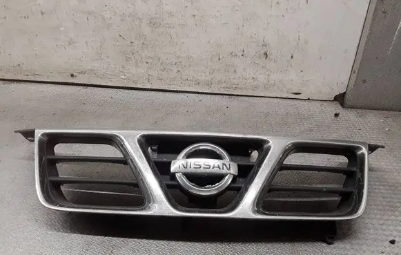 Nissan X-Trail T30 Front bumper upper radiator grill 623108H700