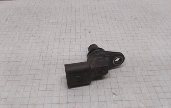Volkswagen Golf V Camshaft position sensor 036907601D