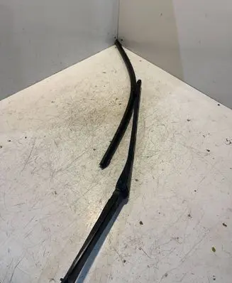 BMW 5 E60 E61 Front wiper blade arm
