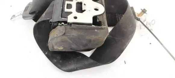 Rear seatbelt