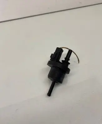 Nissan Pulsar Vacuum valve 149304ED0A V29036755