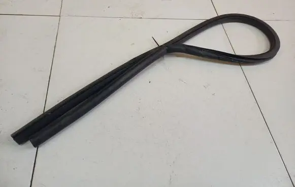 Audi A5 8T 8F Rubber seal front coupe door 8T0831707