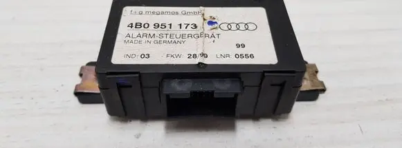 Audi A4 S4 B5 8D Alarm control unit/module 4B0951173