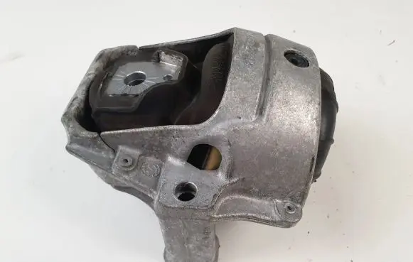 Audi Q5 SQ5 Engine mount bracket 8R0199381