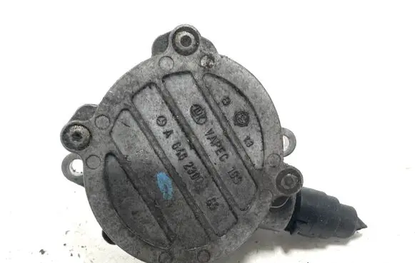 Mercedes-Benz C W203 Vacuum pump A6462300165 LA1231052