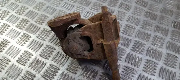 Ford Mondeo MK I Engine mount bracket 93bb6p020ab 93bb-6p020-ab