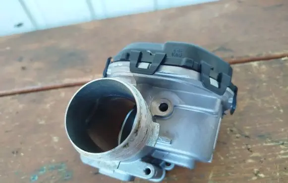 Citroen C5 Aircross Throttle body valve 9830171480