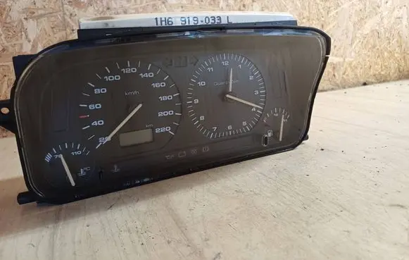 Volkswagen Golf III Speedometer (instrument cluster) 1H6919033L