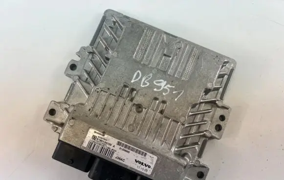 Volvo S40 Engine control unit/module ECU 31336000 S180134100A
